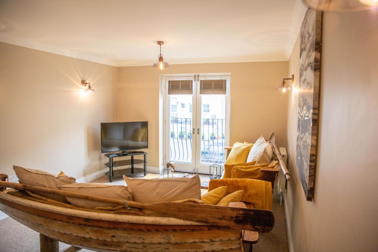 The Beach House Holiday Apartments Eastbourne Exteriör bild