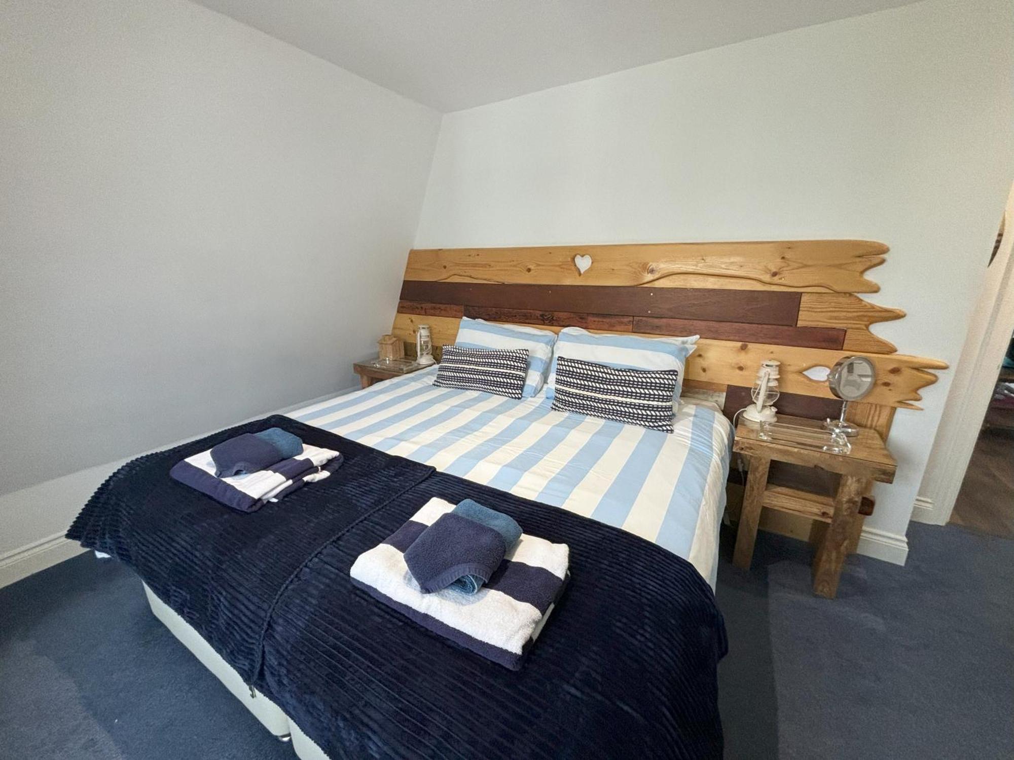 The Beach House Holiday Apartments Eastbourne Exteriör bild