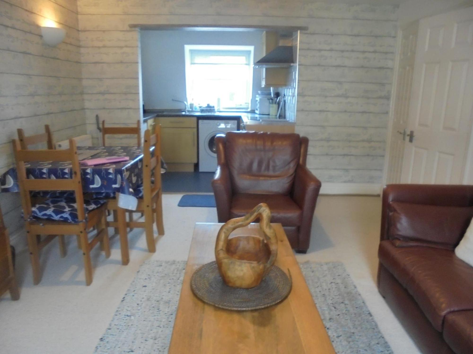 The Beach House Holiday Apartments Eastbourne Exteriör bild
