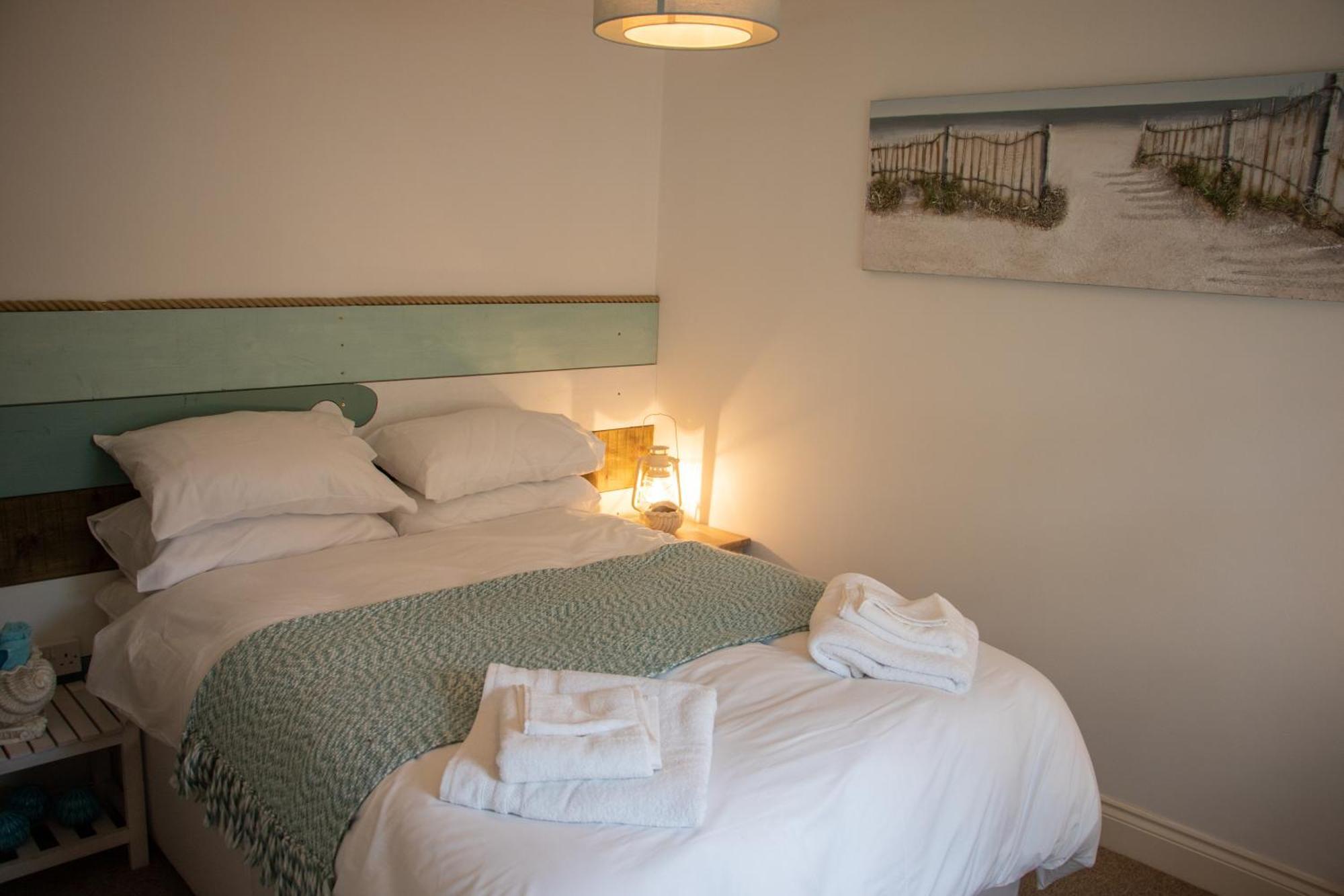 The Beach House Holiday Apartments Eastbourne Exteriör bild