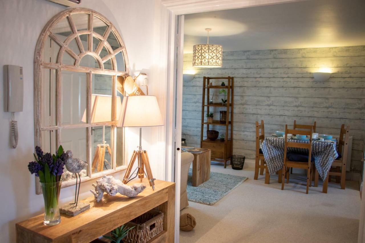 The Beach House Holiday Apartments Eastbourne Exteriör bild