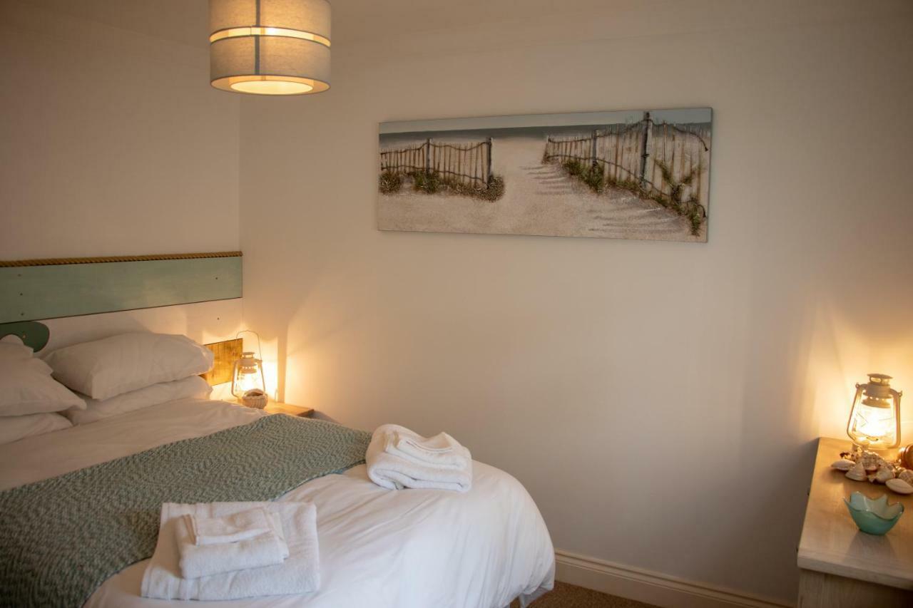The Beach House Holiday Apartments Eastbourne Exteriör bild