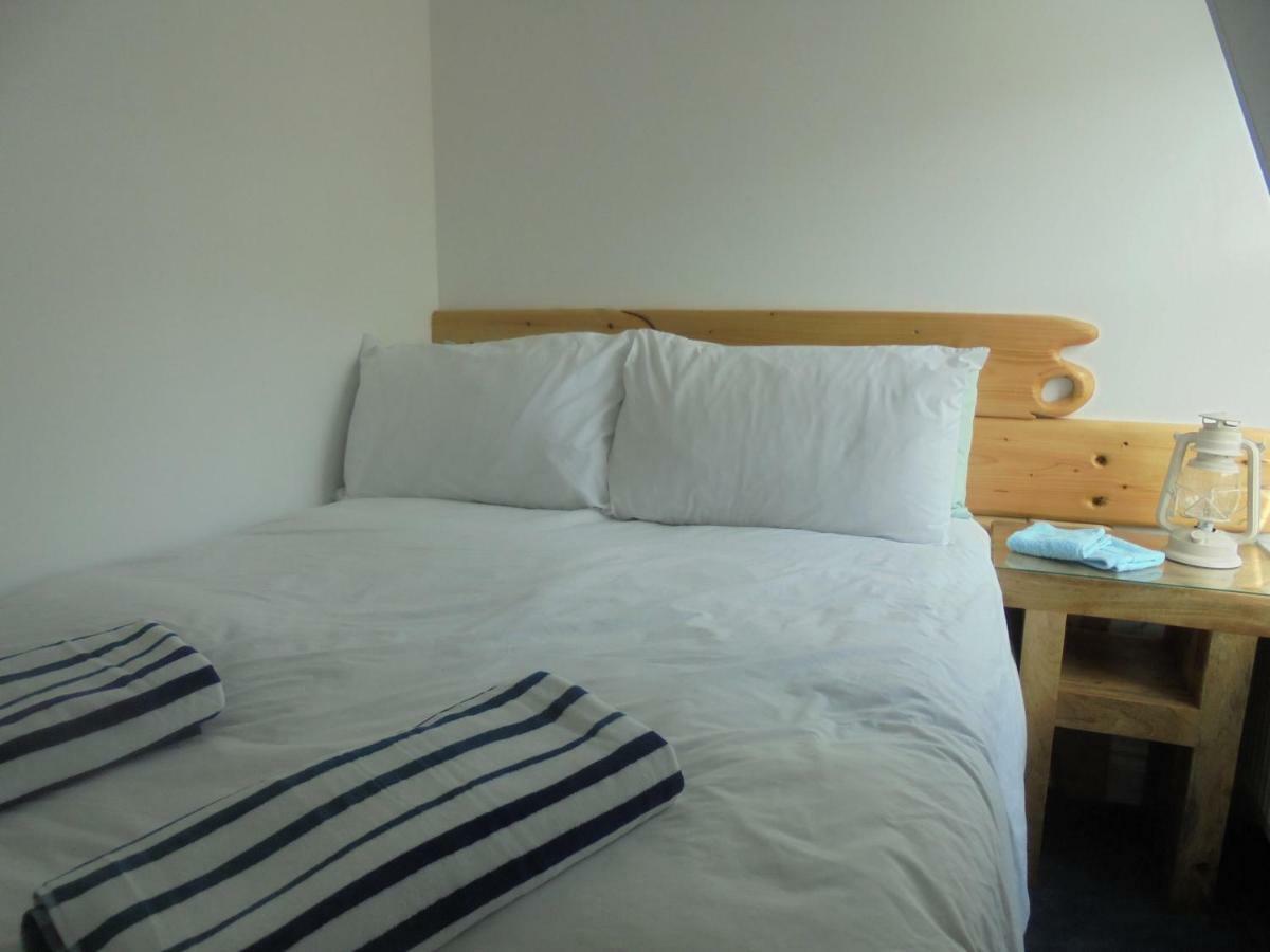 The Beach House Holiday Apartments Eastbourne Exteriör bild