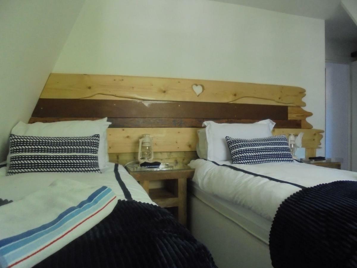 The Beach House Holiday Apartments Eastbourne Exteriör bild